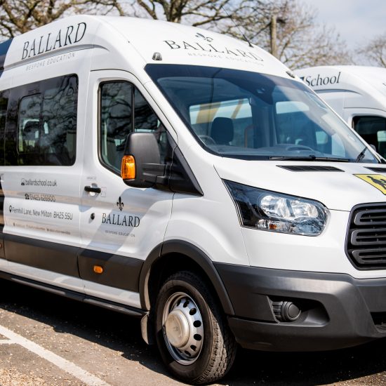 2020 Minibus 550x550