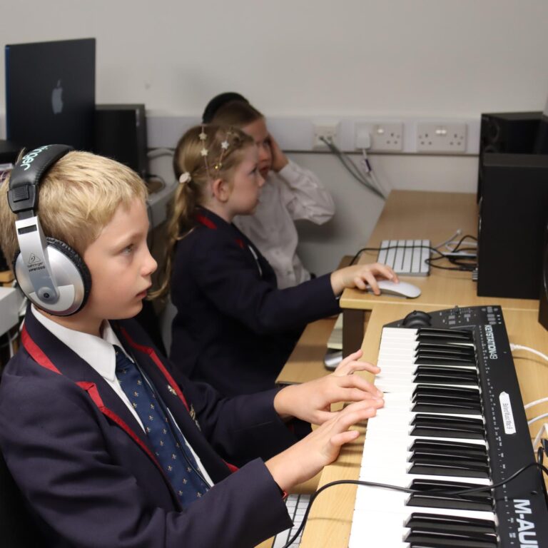 2025.9.25.Arts.Music.Scary Poppins.composition.iMAC.LP.Y5.UP.Y6 (39)